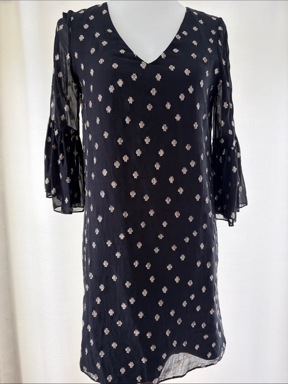 Like new. Lilly Pulitzer silk Black V-Neck Bell Sleeve Shift Dress